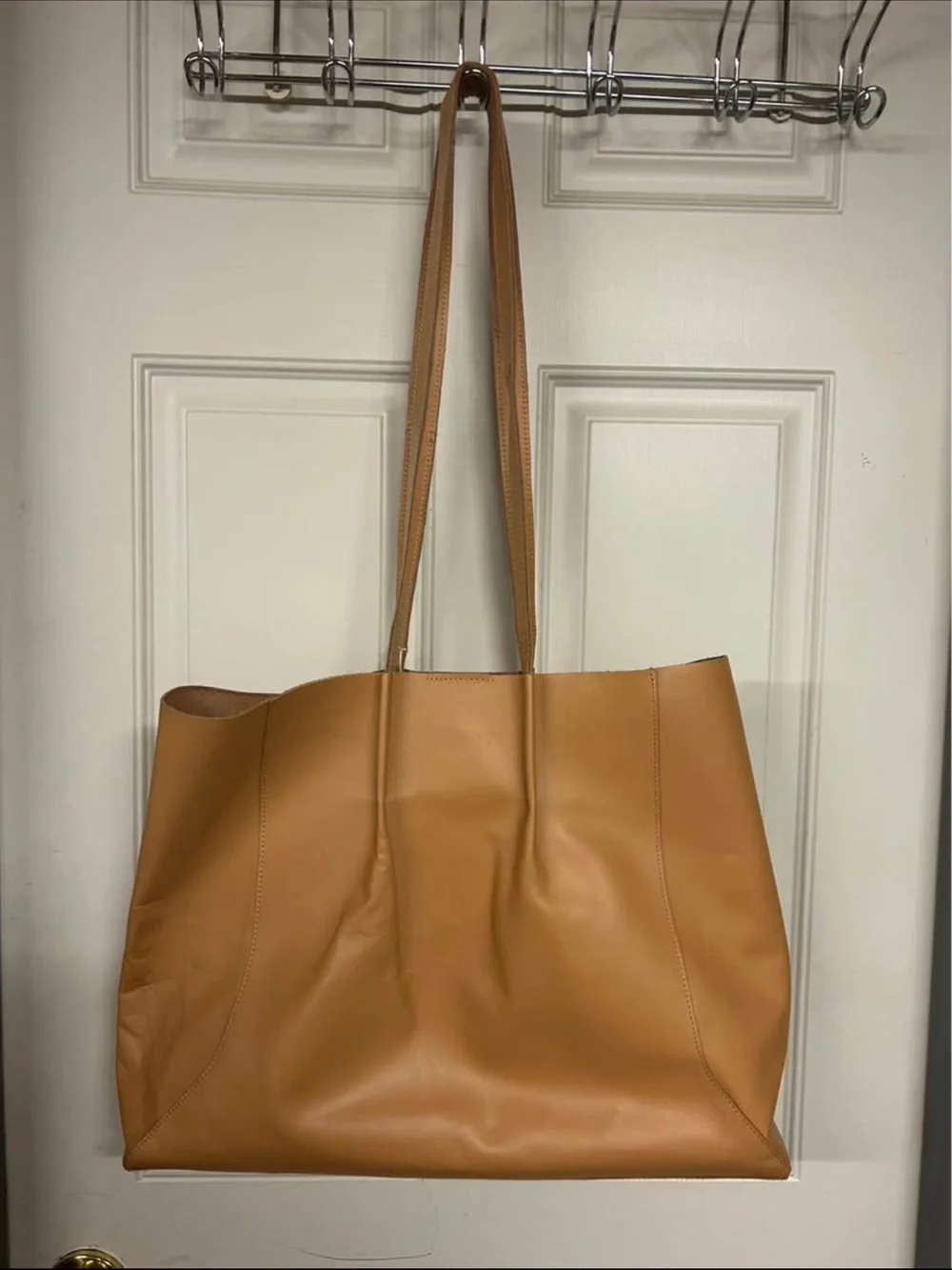 Stylish Tan Leather Tote Bag - Classic Everyday Carry